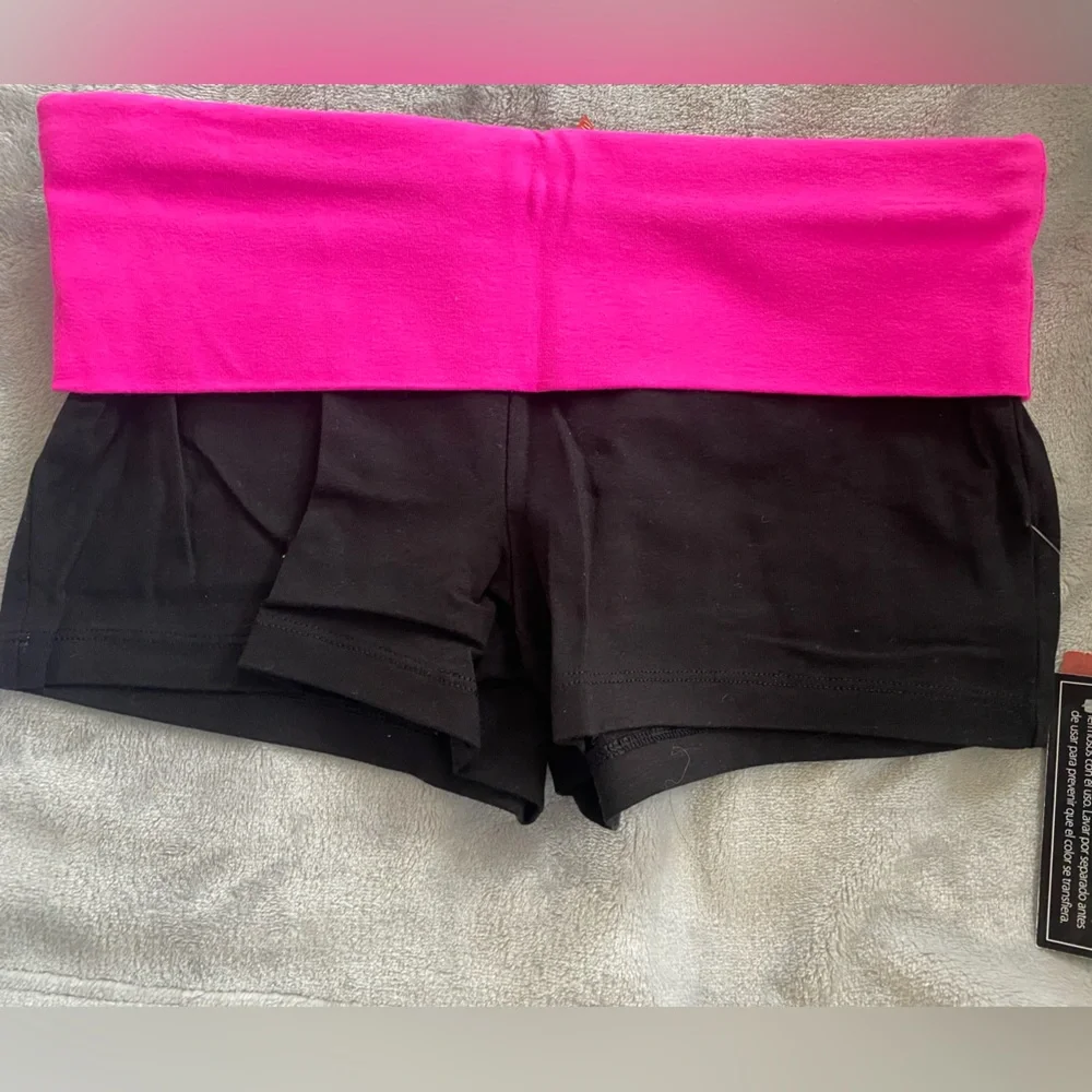 No Boundaries Black and Hot Pink Fold-Over Waist Yoga Shorts - Picture 1 of 3